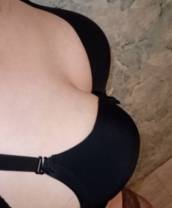 Молодая, страстная и игривая девушка приглашает в гости состоятельного мужчину для незабываемого времяпровождения. Готова исполнить все твои желания и фантазии. 11186, 33 года